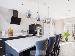 Photo 19- click for photo gallery